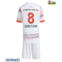 Bayern Munich Leon Goretzka #8 Bortedraktsett Barn 2025-26 Kortermet (+ Korte bukser)